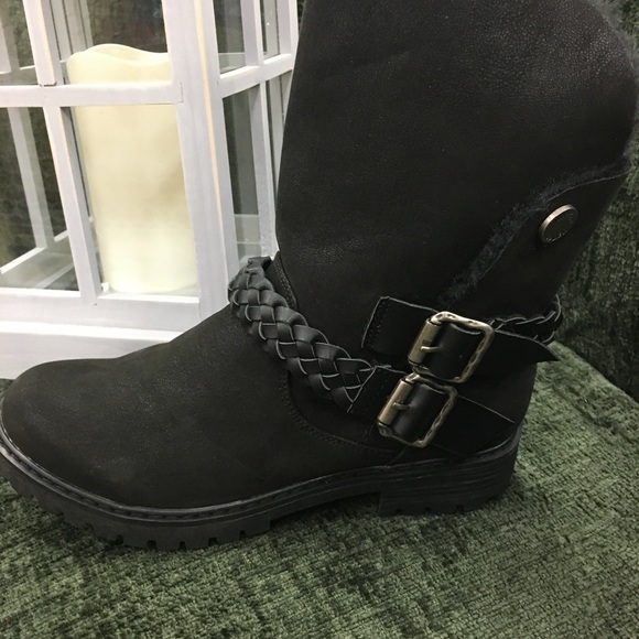 - 🐡Blowfishes Black Zip up Boots 🐡 - Picture 5 of 15